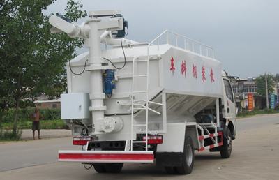國(guó)六東風(fēng)大多利卡散裝飼料車 現(xiàn)代化畜牧運(yùn)輸?shù)母咝Ы鉀Q方案